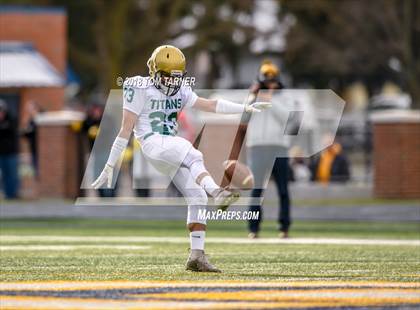 Thumbnail 1 in Boylan Catholic @ Sterling (IHSA 5A Quarterfilal Playoff) photogallery.