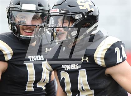 Thumbnail 3 in Avonworth vs. Southern Columbia Area (PIAA 2A Championship) photogallery.
