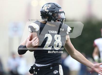 Thumbnail 2 in Avonworth vs. Southern Columbia Area (PIAA 2A Championship) photogallery.