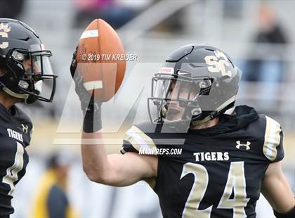 Thumbnail 2 in Avonworth vs. Southern Columbia Area (PIAA 2A Championship) photogallery.