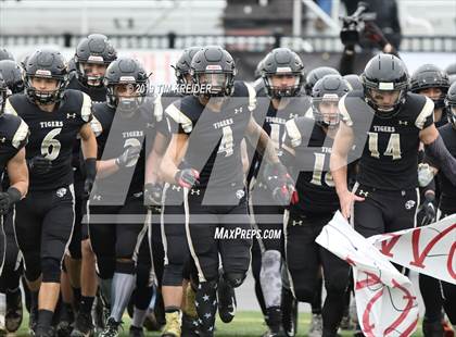 Thumbnail 2 in Avonworth vs. Southern Columbia Area (PIAA 2A Championship) photogallery.