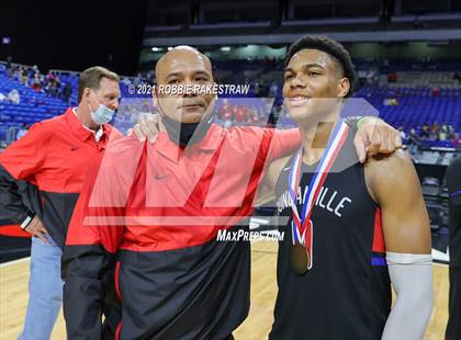 Thumbnail 2 in Westlake vs. Duncanville (UIL 6A State Championship) photogallery.
