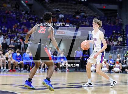 Thumbnail 2 in Westlake vs. Duncanville (UIL 6A State Championship) photogallery.