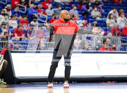 Thumbnail 2 in Westlake vs. Duncanville (UIL 6A State Championship) photogallery.