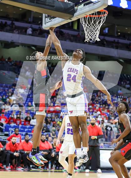 Thumbnail 2 in Westlake vs. Duncanville (UIL 6A State Championship) photogallery.