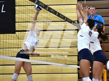 Thumbnail 3 in Skyview vs. Kamehameha Kapalama (Durango Fall Classic) photogallery.