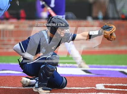 Thumbnail 1 in Dutchtown vs. Airline (LHSAA Division I Non-Select Bi-District) photogallery.