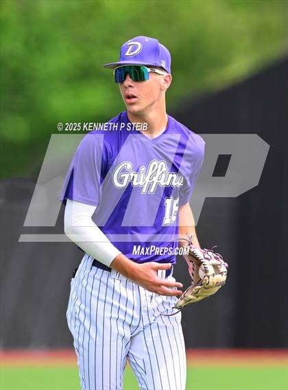 Thumbnail 1 in Dutchtown vs. Airline (LHSAA Division I Non-Select Bi-District) photogallery.