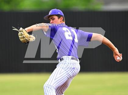 Thumbnail 1 in Dutchtown vs. Airline (LHSAA Division I Non-Select Bi-District) photogallery.