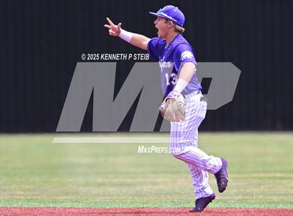 Thumbnail 2 in Dutchtown vs. Airline (LHSAA Division I Non-Select Bi-District) photogallery.