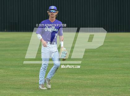 Thumbnail 1 in Dutchtown vs. Airline (LHSAA Division I Non-Select Bi-District) photogallery.