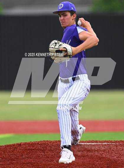 Thumbnail 3 in Dutchtown vs. Airline (LHSAA Division I Non-Select Bi-District) photogallery.