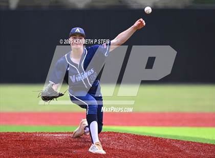 Thumbnail 1 in Dutchtown vs. Airline (LHSAA Division I Non-Select Bi-District) photogallery.