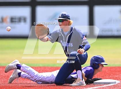Thumbnail 3 in Dutchtown vs. Airline (LHSAA Division I Non-Select Bi-District) photogallery.