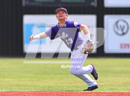 Thumbnail 1 in Dutchtown vs. Airline (LHSAA Division I Non-Select Bi-District) photogallery.