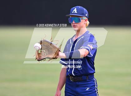 Thumbnail 3 in Dutchtown vs. Airline (LHSAA Division I Non-Select Bi-District) photogallery.