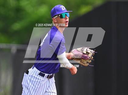Thumbnail 3 in Dutchtown vs. Airline (LHSAA Division I Non-Select Bi-District) photogallery.