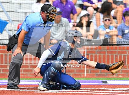 Thumbnail 1 in Dutchtown vs. Airline (LHSAA Division I Non-Select Bi-District) photogallery.