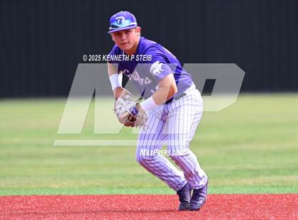 Thumbnail 1 in Dutchtown vs. Airline (LHSAA Division I Non-Select Bi-District) photogallery.