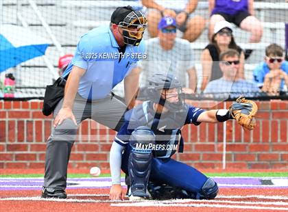 Thumbnail 3 in Dutchtown vs. Airline (LHSAA Division I Non-Select Bi-District) photogallery.