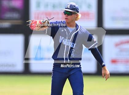 Thumbnail 2 in Dutchtown vs. Airline (LHSAA Division I Non-Select Bi-District) photogallery.