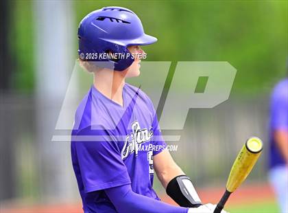 Thumbnail 1 in Dutchtown vs. Airline (LHSAA Division I Non-Select Bi-District) photogallery.