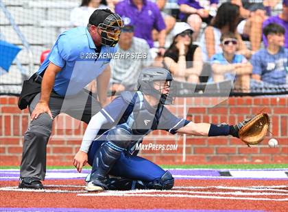 Thumbnail 3 in Dutchtown vs. Airline (LHSAA Division I Non-Select Bi-District) photogallery.