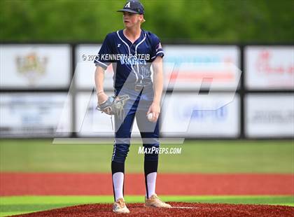 Thumbnail 1 in Dutchtown vs. Airline (LHSAA Division I Non-Select Bi-District) photogallery.
