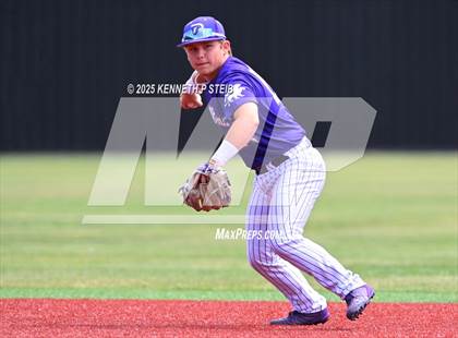 Thumbnail 2 in Dutchtown vs. Airline (LHSAA Division I Non-Select Bi-District) photogallery.