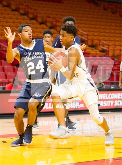 Thumbnail 3 in Gulliver Prep vs. University (HoopHall Miami Invitational) photogallery.