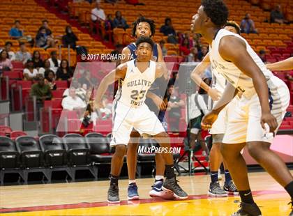 Thumbnail 1 in Gulliver Prep vs. University (HoopHall Miami Invitational) photogallery.