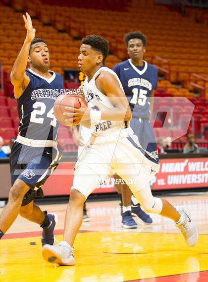 Thumbnail 1 in Gulliver Prep vs. University (HoopHall Miami Invitational) photogallery.