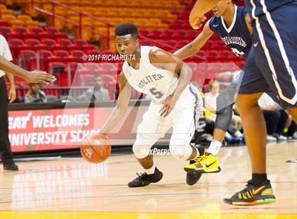 Thumbnail 2 in Gulliver Prep vs. University (HoopHall Miami Invitational) photogallery.