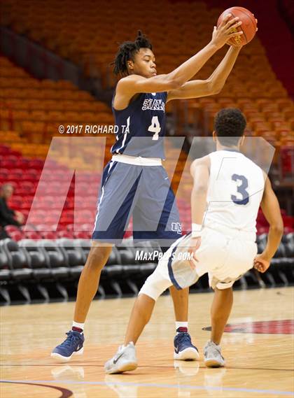 Thumbnail 2 in Gulliver Prep vs. University (HoopHall Miami Invitational) photogallery.