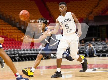 Thumbnail 2 in Gulliver Prep vs. University (HoopHall Miami Invitational) photogallery.