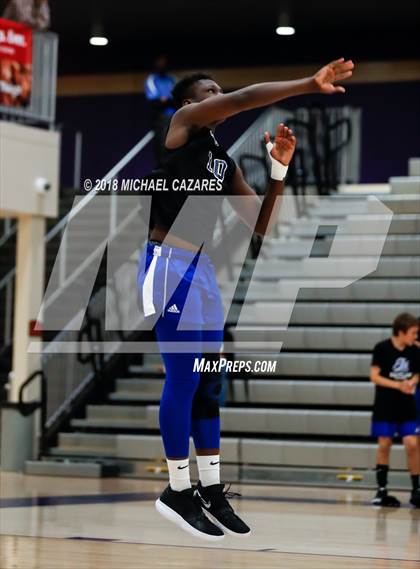 Thumbnail 2 in Cathedral Catholic vs. Eastlake (CIF SDS D1 Final) photogallery.