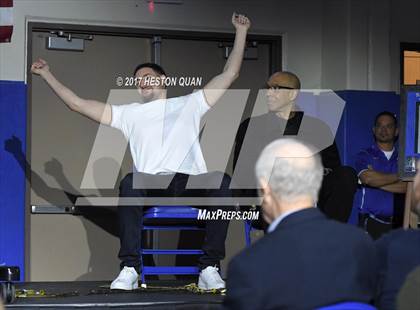Thumbnail 3 in Klay Thompson Jersey Retirement Ceremony photogallery.