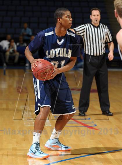 Thumbnail 3 in Santa Monica vs. Loyola (CIF SoCal Regional D1 Final) photogallery.