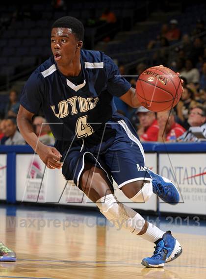 Thumbnail 2 in Santa Monica vs. Loyola (CIF SoCal Regional D1 Final) photogallery.