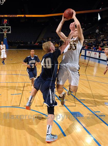 Thumbnail 2 in Santa Monica vs. Loyola (CIF SoCal Regional D1 Final) photogallery.
