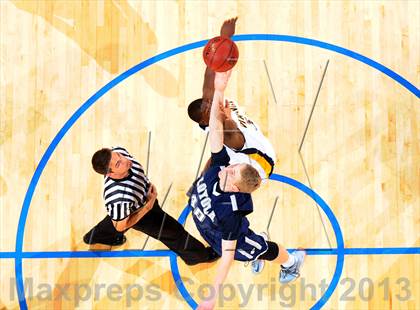 Thumbnail 3 in Santa Monica vs. Loyola (CIF SoCal Regional D1 Final) photogallery.