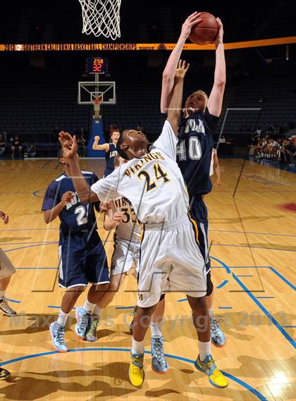 Thumbnail 1 in Santa Monica vs. Loyola (CIF SoCal Regional D1 Final) photogallery.