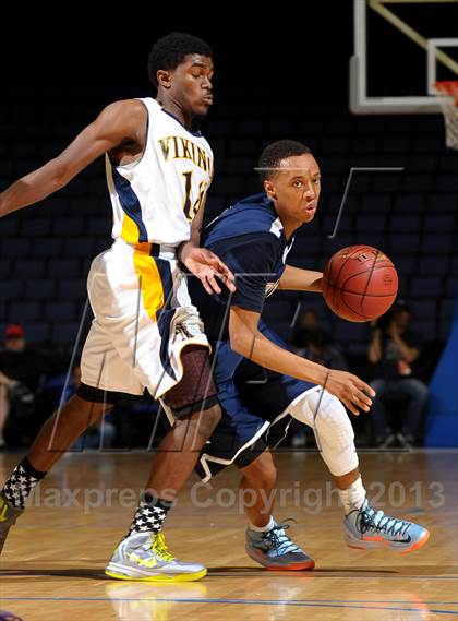 Thumbnail 1 in Santa Monica vs. Loyola (CIF SoCal Regional D1 Final) photogallery.