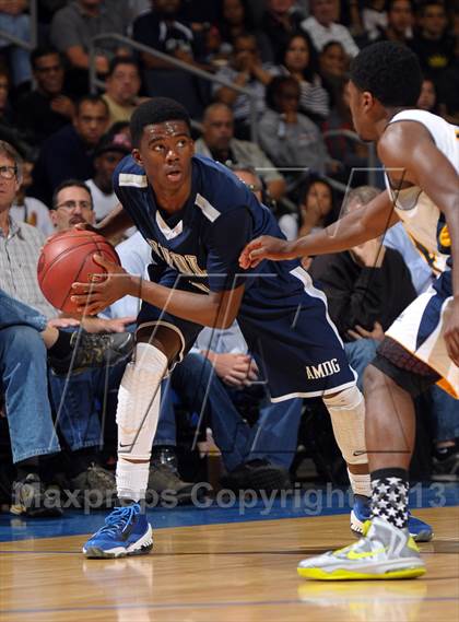 Thumbnail 3 in Santa Monica vs. Loyola (CIF SoCal Regional D1 Final) photogallery.