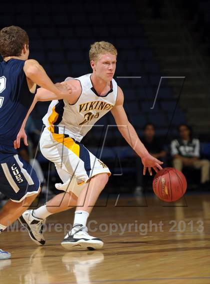 Thumbnail 3 in Santa Monica vs. Loyola (CIF SoCal Regional D1 Final) photogallery.