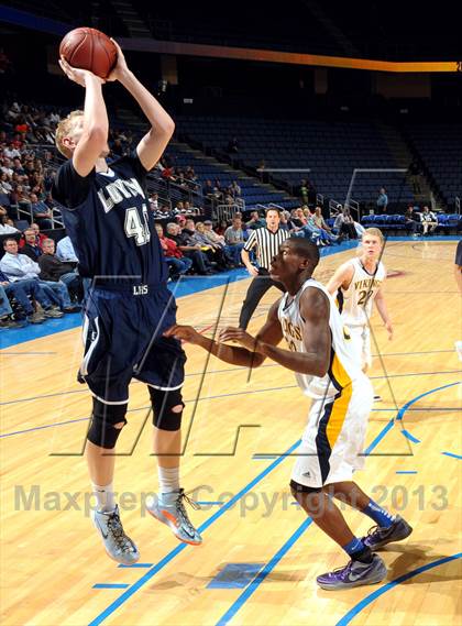 Thumbnail 1 in Santa Monica vs. Loyola (CIF SoCal Regional D1 Final) photogallery.