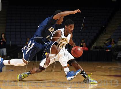 Thumbnail 3 in Santa Monica vs. Loyola (CIF SoCal Regional D1 Final) photogallery.