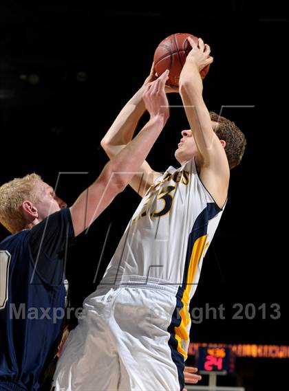 Thumbnail 1 in Santa Monica vs. Loyola (CIF SoCal Regional D1 Final) photogallery.