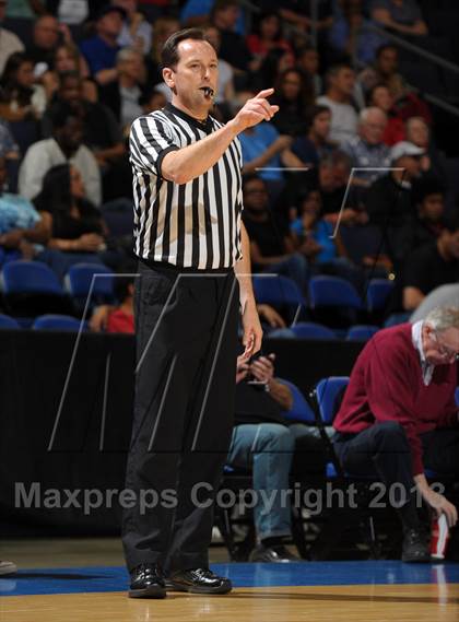Thumbnail 1 in Santa Monica vs. Loyola (CIF SoCal Regional D1 Final) photogallery.