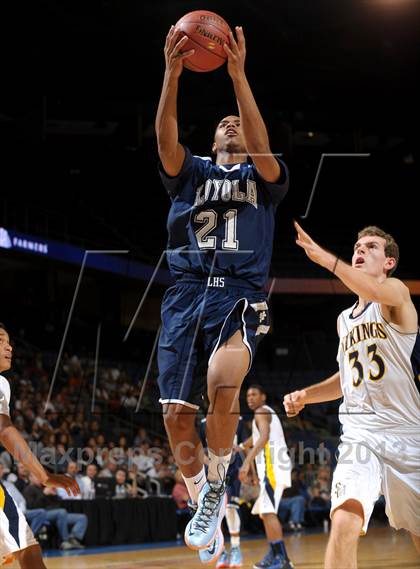 Thumbnail 3 in Santa Monica vs. Loyola (CIF SoCal Regional D1 Final) photogallery.